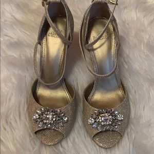Badgley Mischka gold sparkle heel *like new*